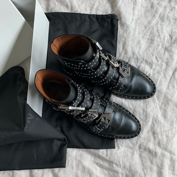GIVENCHY Elegant Studded Leather Ankle Boots 7/37 - Picture 4 of 14